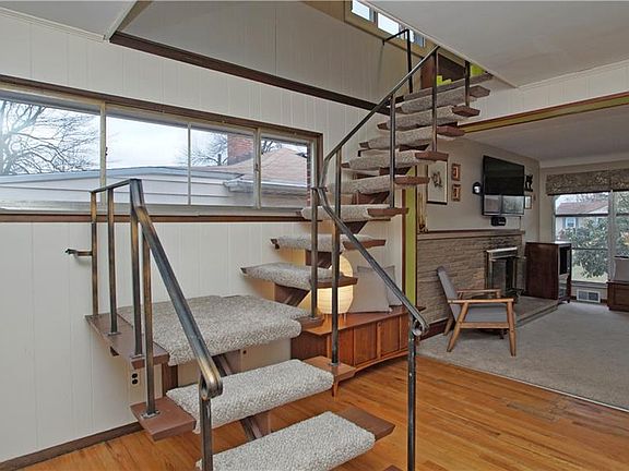 5th image of 6526 Fernhurst Ave