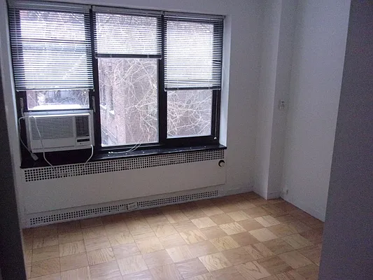 Rented by Carlyle Property Management | media 28