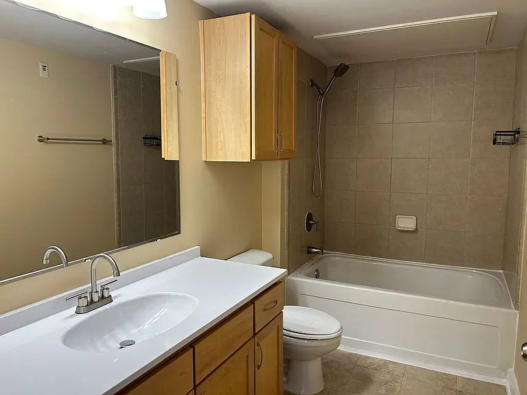 2020 5th Ave S #438 — Photo 9