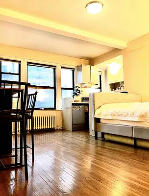 Rented by RealTegrity NY LLC | media 1