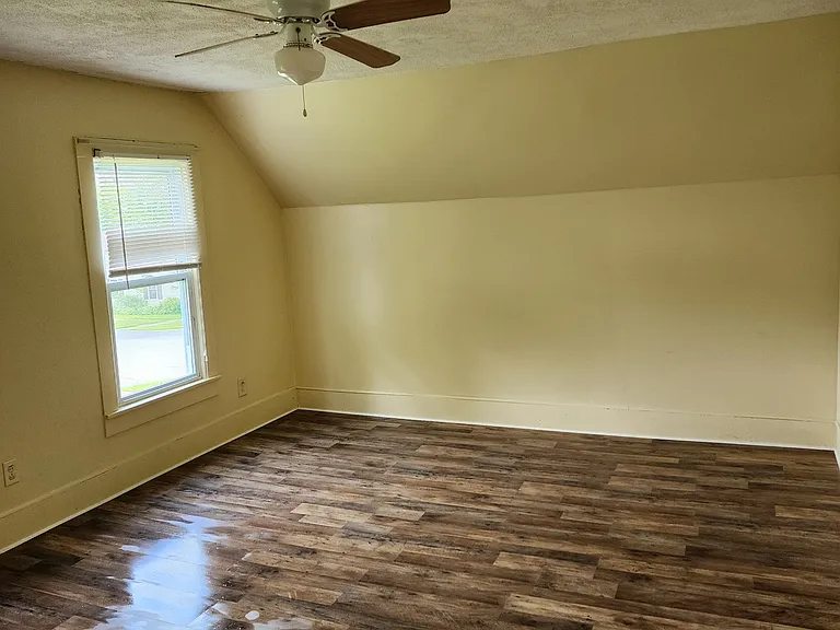 505 Sterling St — Photo 15