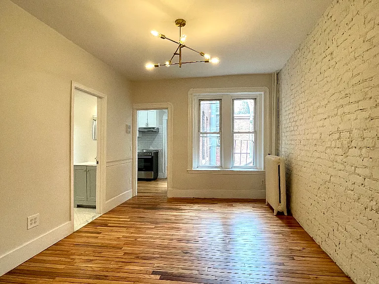 13 Anderson St #2 — Photo 1