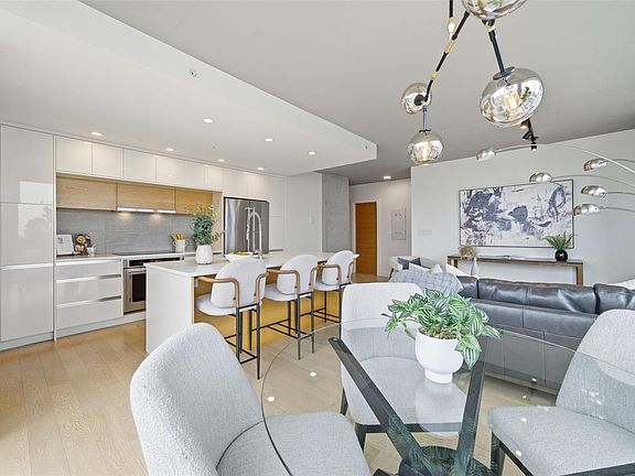 5th image of 989 Johnson St #1202