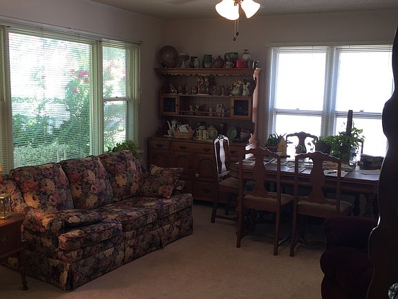 5th image of 612 N 10th Ave
