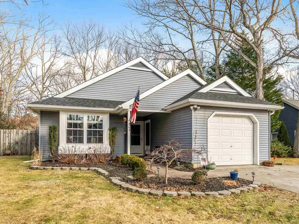 703 Ravenwood Dr, Galloway, NJ 08205