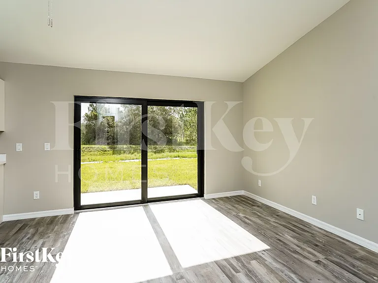 755 Puccini Ave S — Photo 5