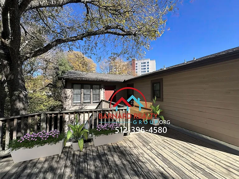 402 Fredericksburg St #16 — Photo 2