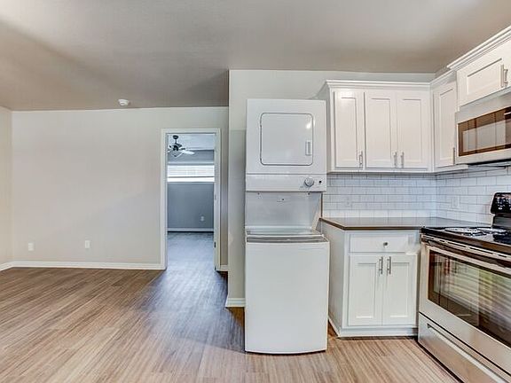 5th image of 2628 E 8th St APT 5