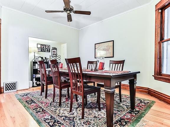 4th image of 1241 W Newport Ave #2