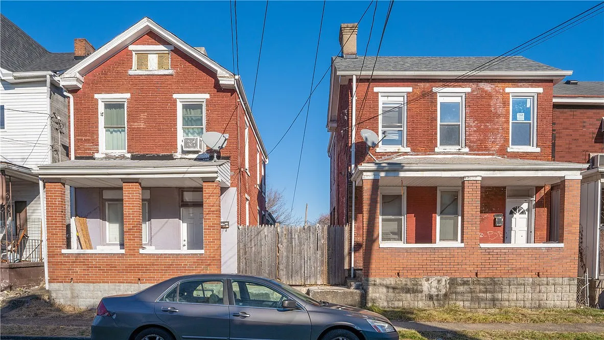 215 Radcliffe St photo 1