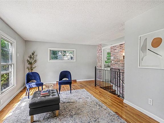 4th image of 9939 Harrison St