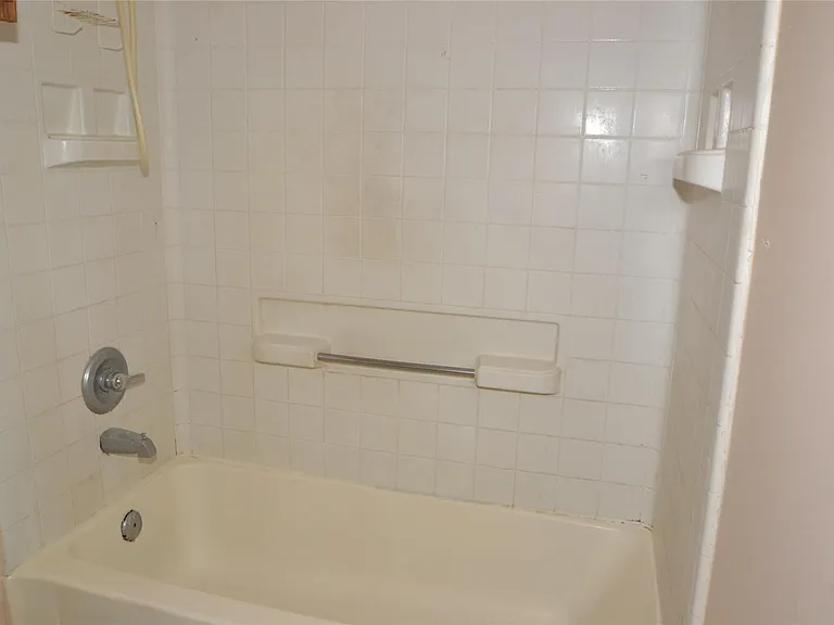 304 Dell Ct #6 — Photo 18