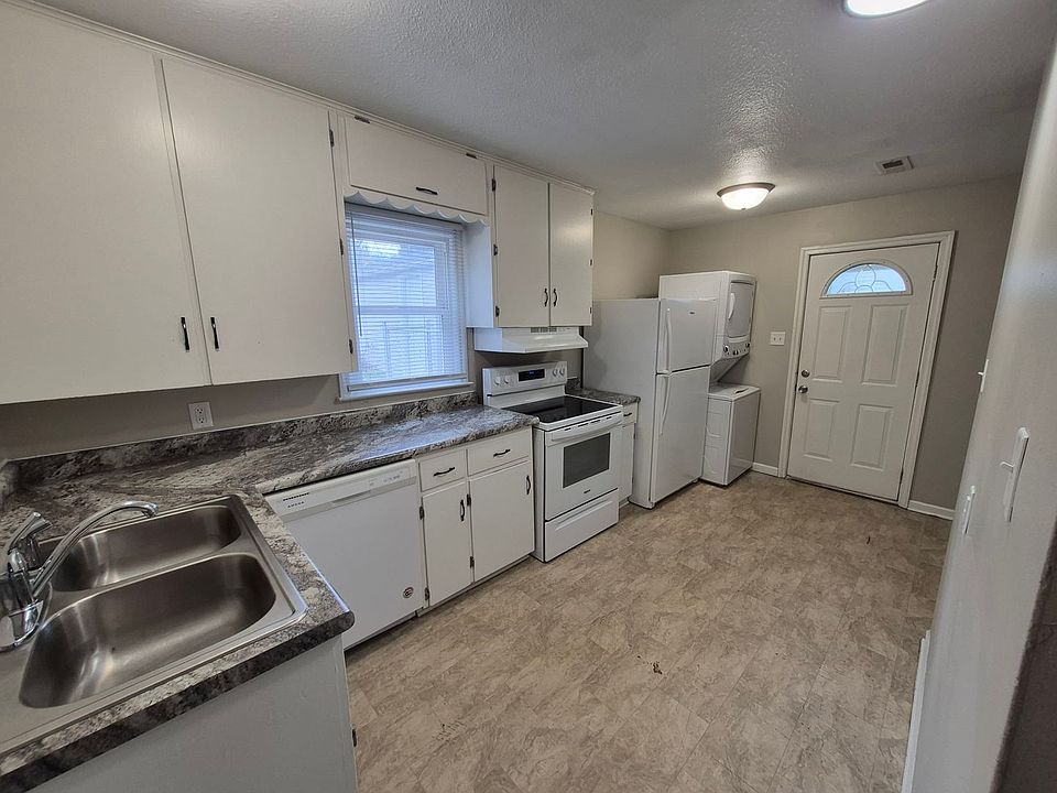 1st image of 423 E Diehl Ave