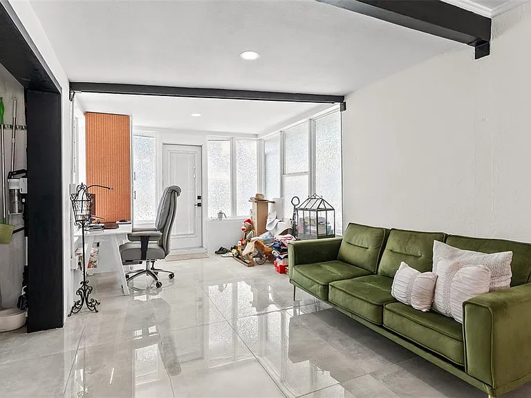 4104 W Knights Ave — Photo 10