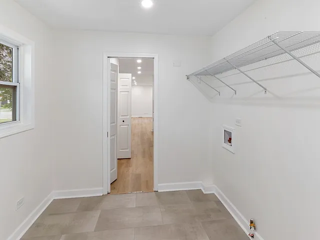 329 Marion Ct — Photo 28
