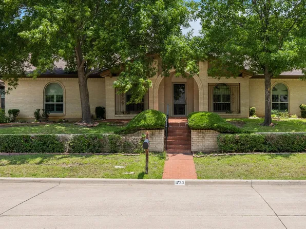 1720 Westridge Dr, Hurst, TX 76054