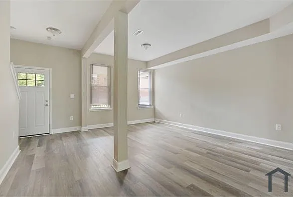 3 bed, $1,800 — Photo 3