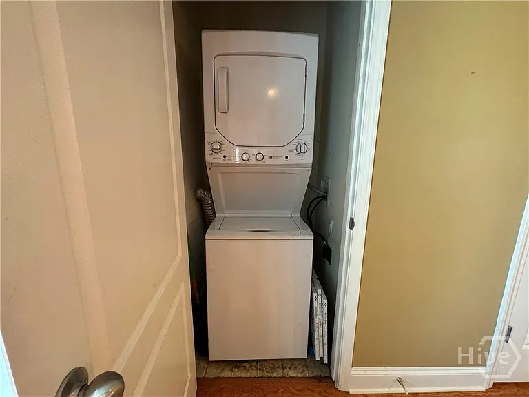 409 Whitehall Rd — Photo 8