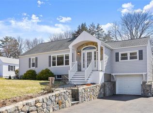 127 Killian Ave, Trumbull, CT 06611