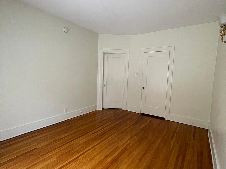 324 S Coronado St — Photo 23