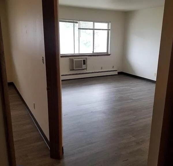 210 N Summit St #13 — Photo 4