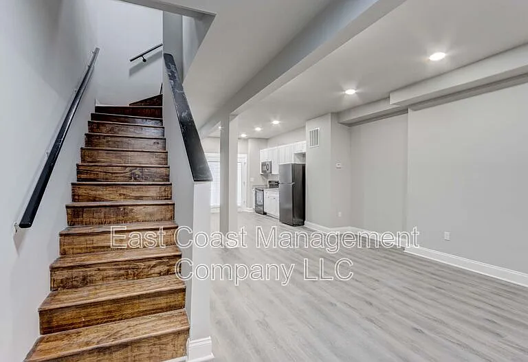 2619 Loyola Northway — Photo 8