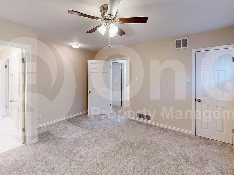 7804 Village Trail Dr — Photo 13
