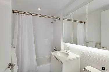 Rented by R New York