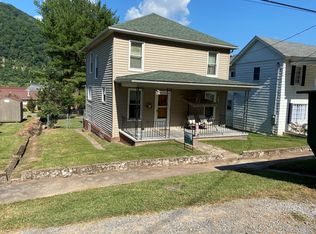 412 Cedar Ave, Hinton, WV 25951