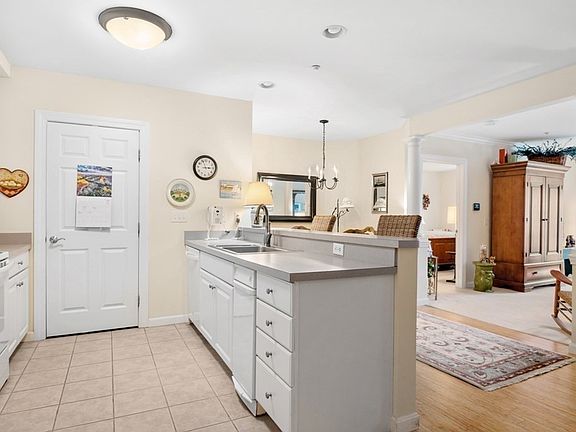 2nd image of 6 Woodman Way Unit 120