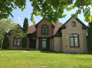 2432 Burningbush Dr, Sterling Heights, MI 48314