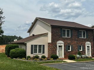1330 5th St NE APT 11, Hickory, NC 28601