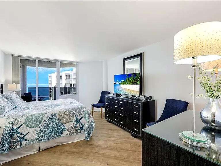 4041 Gulf Shore Blvd N #1505 — Photo 16