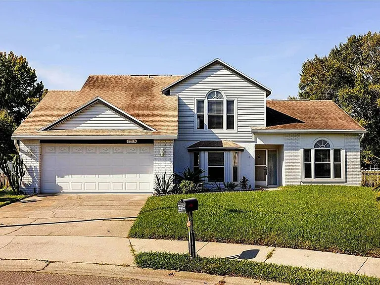 2216 Thurber Ct — Photo 2