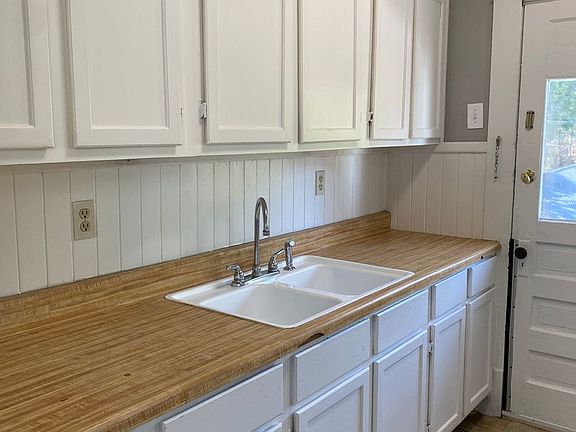 2nd image of 531 Cedar St APT 3