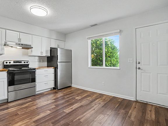 5th image of 406 E 15th St #406D