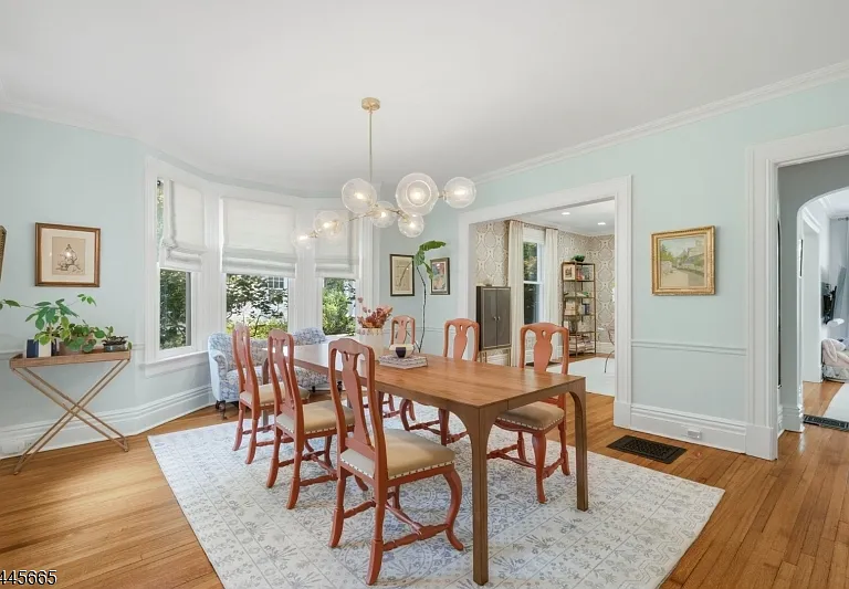 40 Oakwood Ave — Photo 9