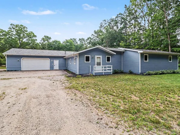 290 N Benson Rd, Fountain, MI 49410