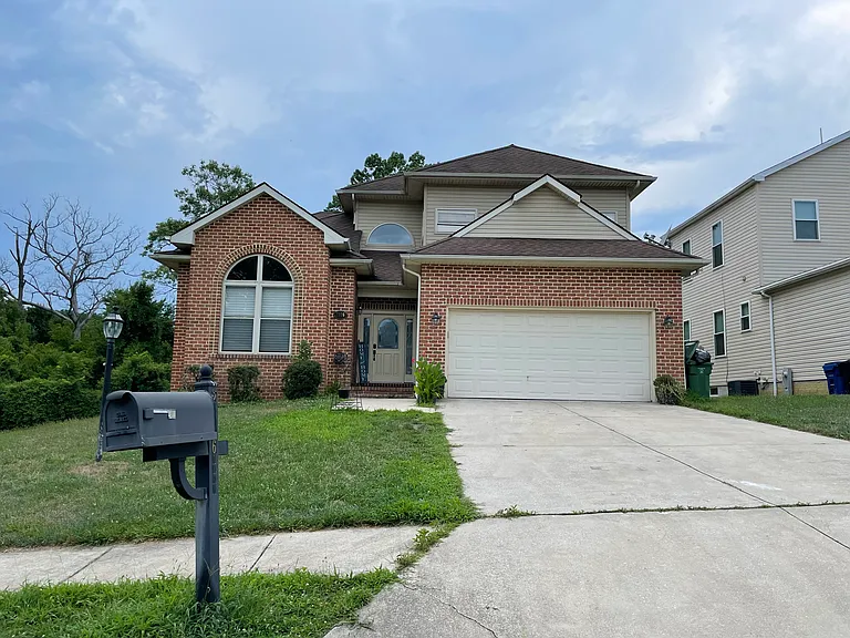 2706 Hillsdale Rd — Photo 2