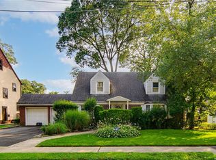 65 Motley St, Malverne, NY 11565