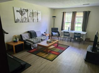 2 Evergreen Cir APT B, Savoy, IL 61874