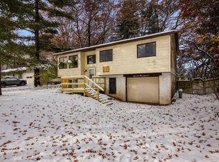 1570 Ridge View Ct, Traverse City, MI 49686