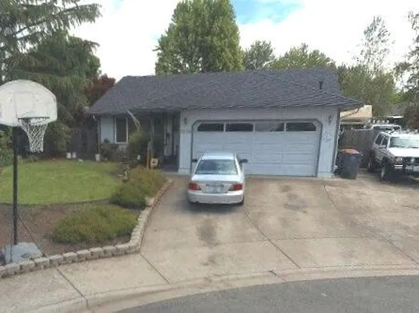 3030 Heartwood Ct, Medford, OR 97504