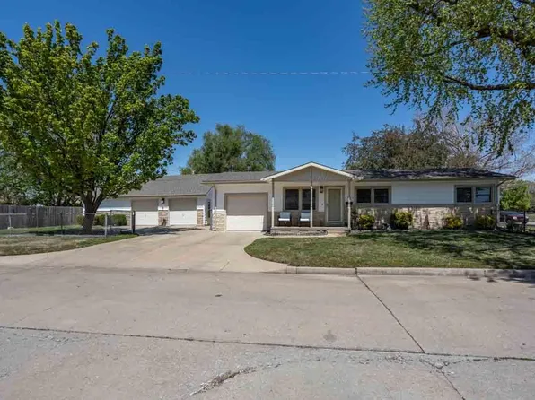 2202 W 32nd St S, Wichita, KS 67217