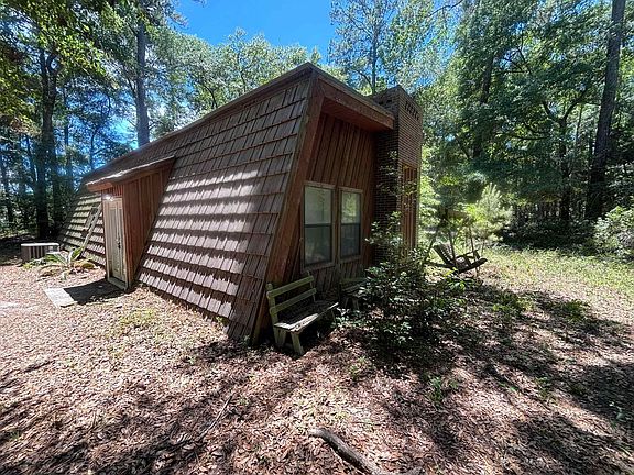 2nd image of 1343 Hagley Dr.