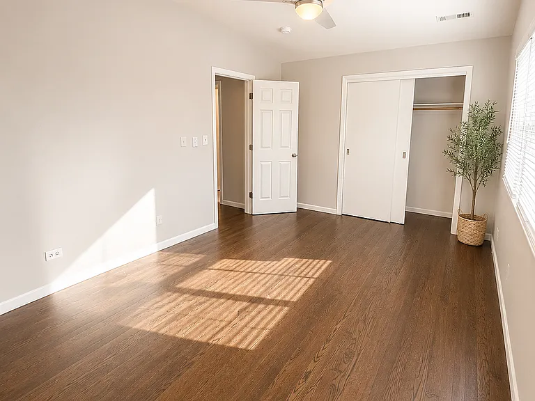 1731 N Linden Ave — Photo 5