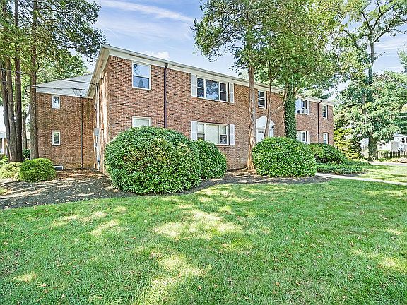 Madison Commons Courtyard