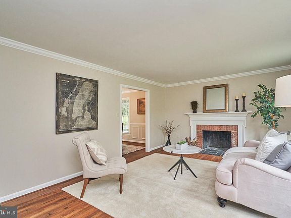 4th image of 4394 Canterbury Ln