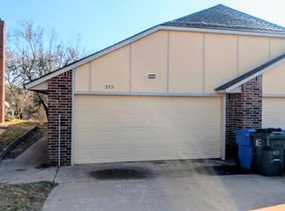 215 Monticello Rd, Norman, OK 73072