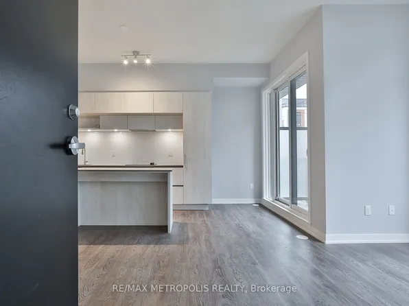 2 Steckley House Ln, Richmond Hill, ON